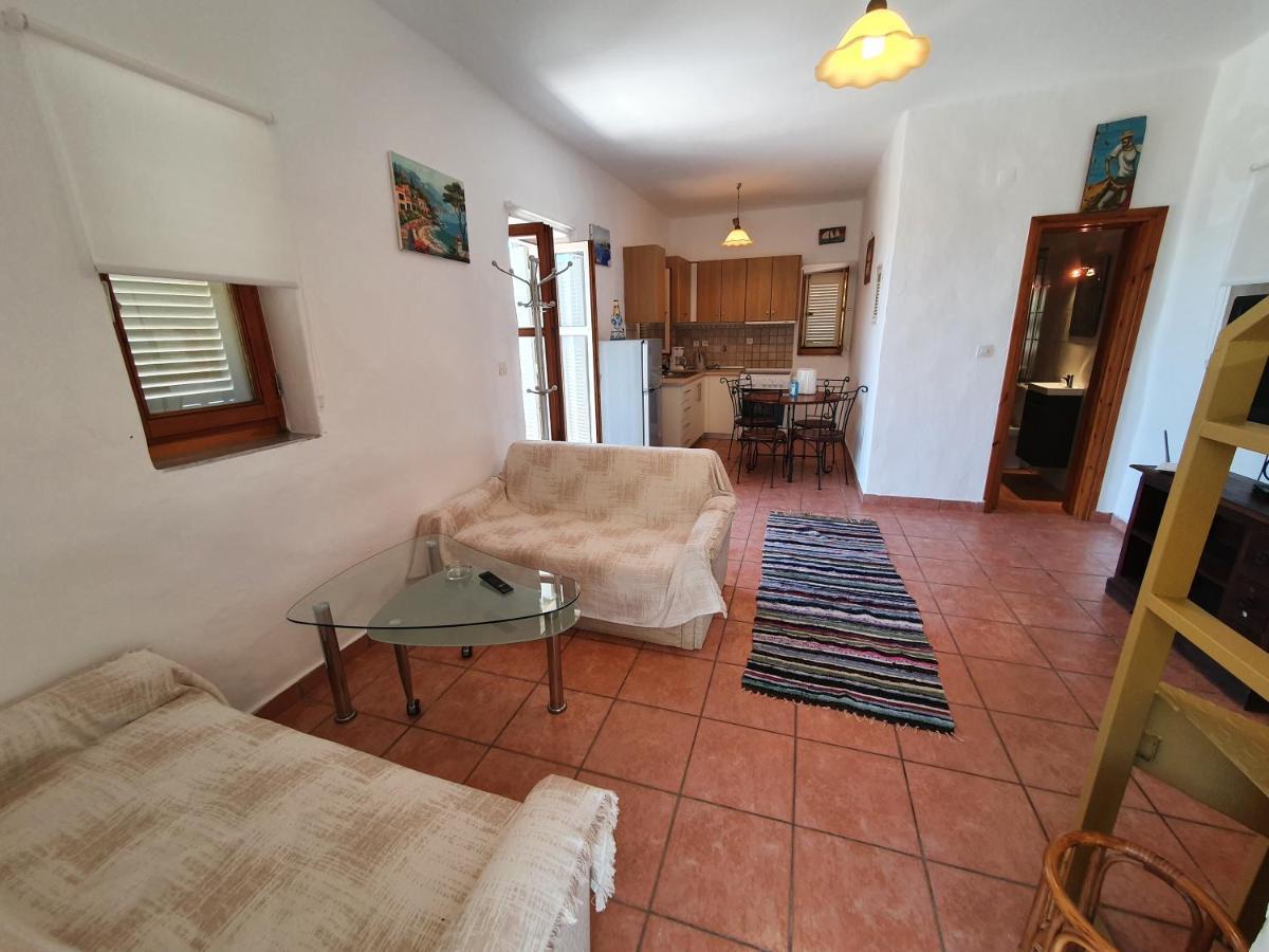Stoupa Mani Tower Apartment Bagian luar foto