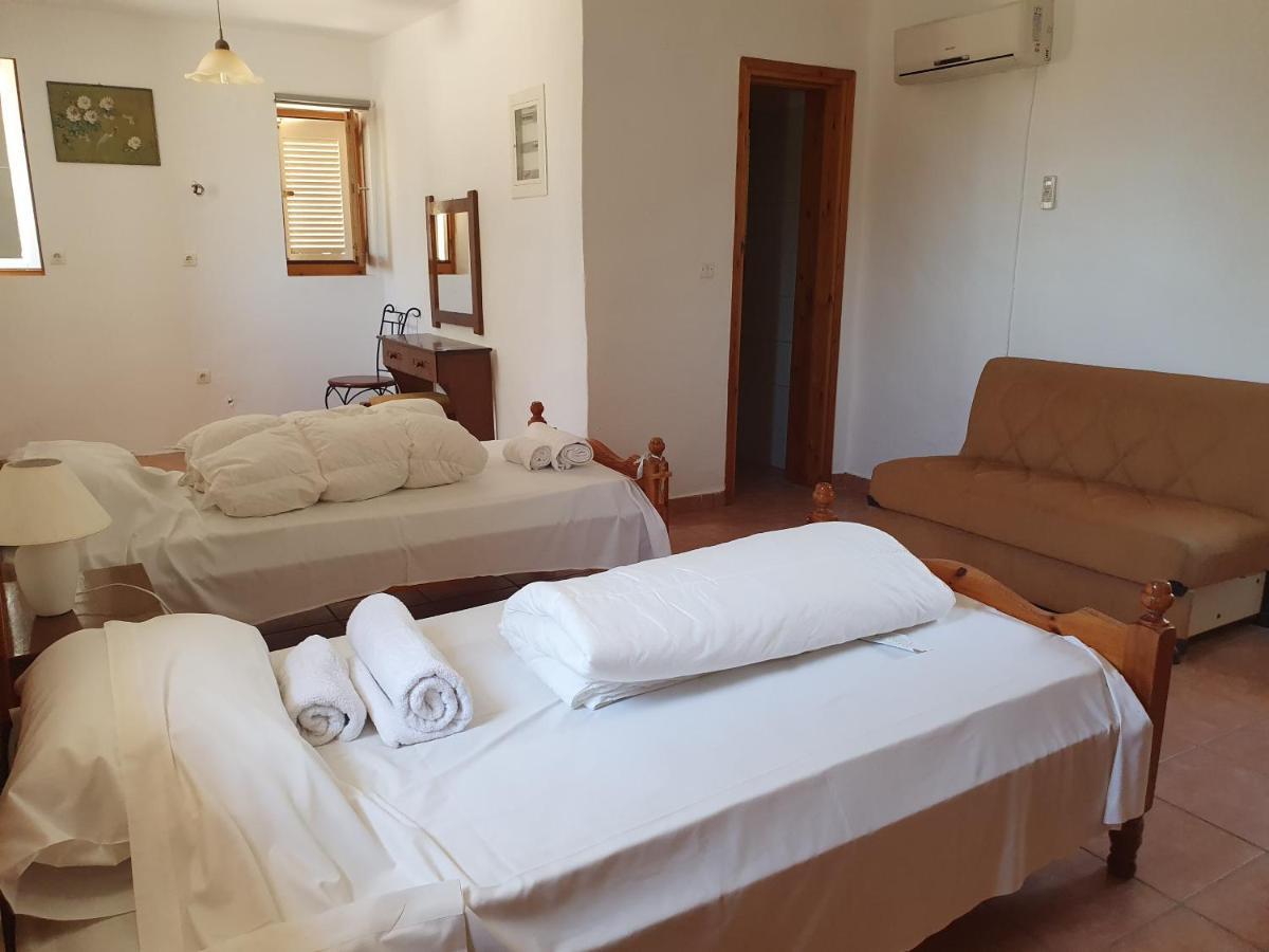 Stoupa Mani Tower Apartment Bagian luar foto