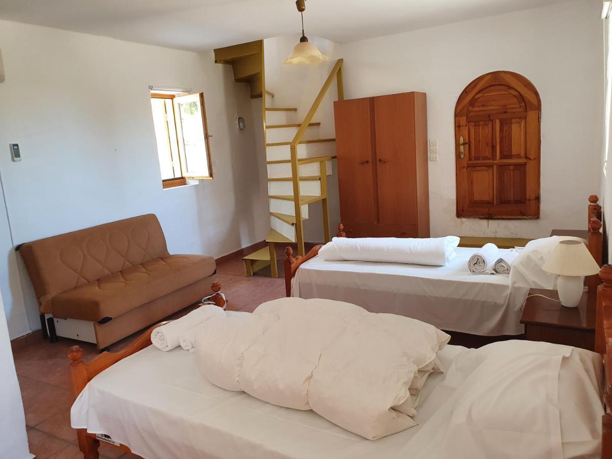 Stoupa Mani Tower Apartment Bagian luar foto