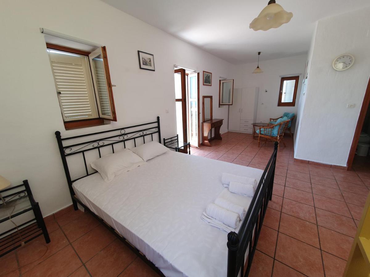 Stoupa Mani Tower Apartment Bagian luar foto