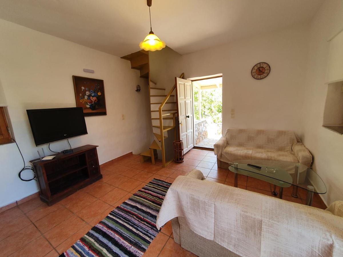 Stoupa Mani Tower Apartment Bagian luar foto