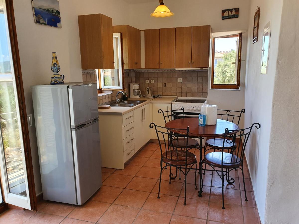 Stoupa Mani Tower Apartment Bagian luar foto